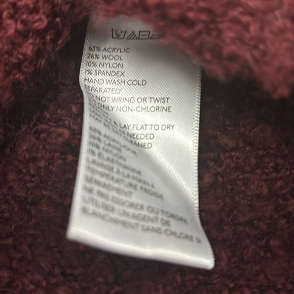 URBAN OUTFITTERS BNWT Crop Sweater - Picture 3 of 7
